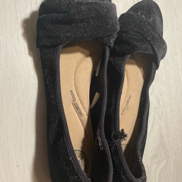 Woman’s flats size 10 - Picture 2 of 3